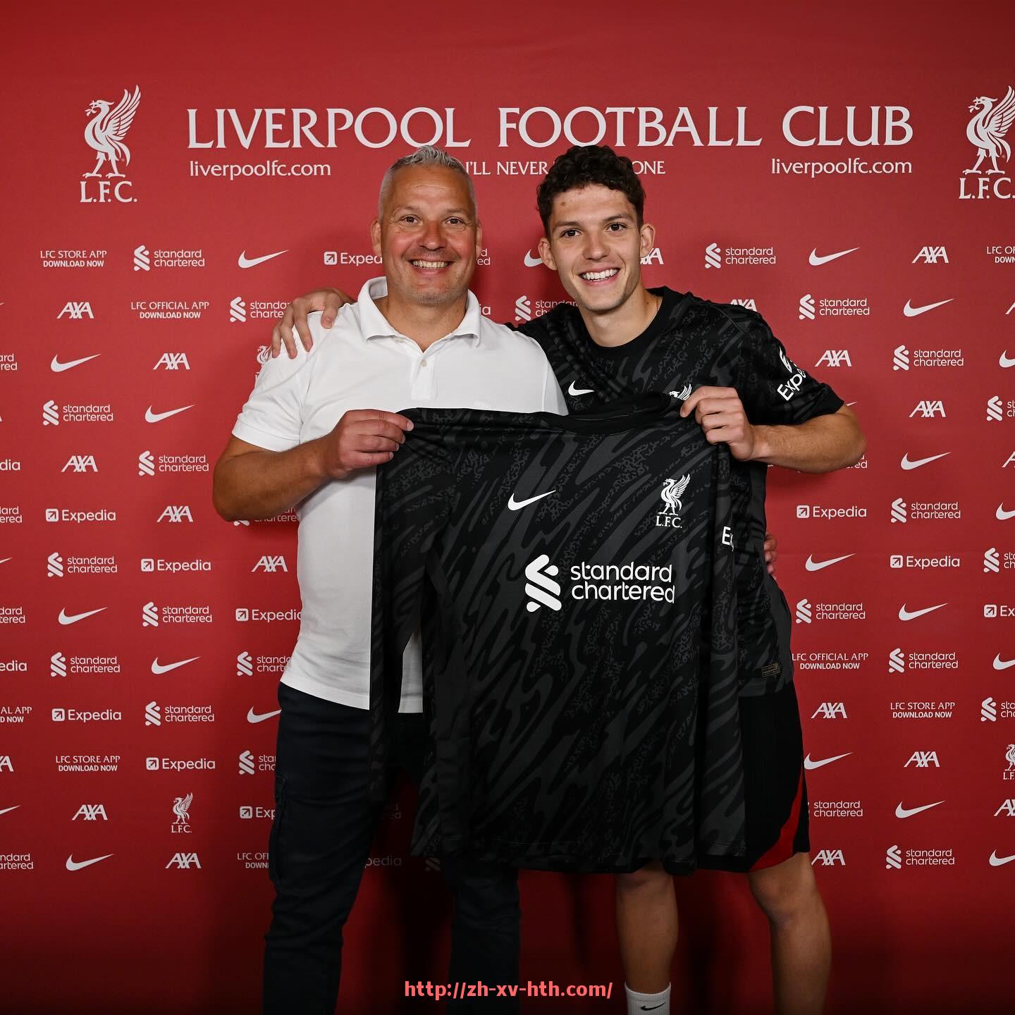 华体会hth-法甲联赛顶级赛事及球星对抗焦点解析